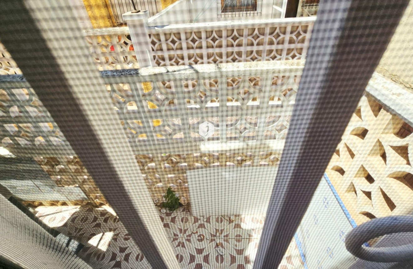 Resale - Bungalow -
Torrevieja - Nueva Torrevieja