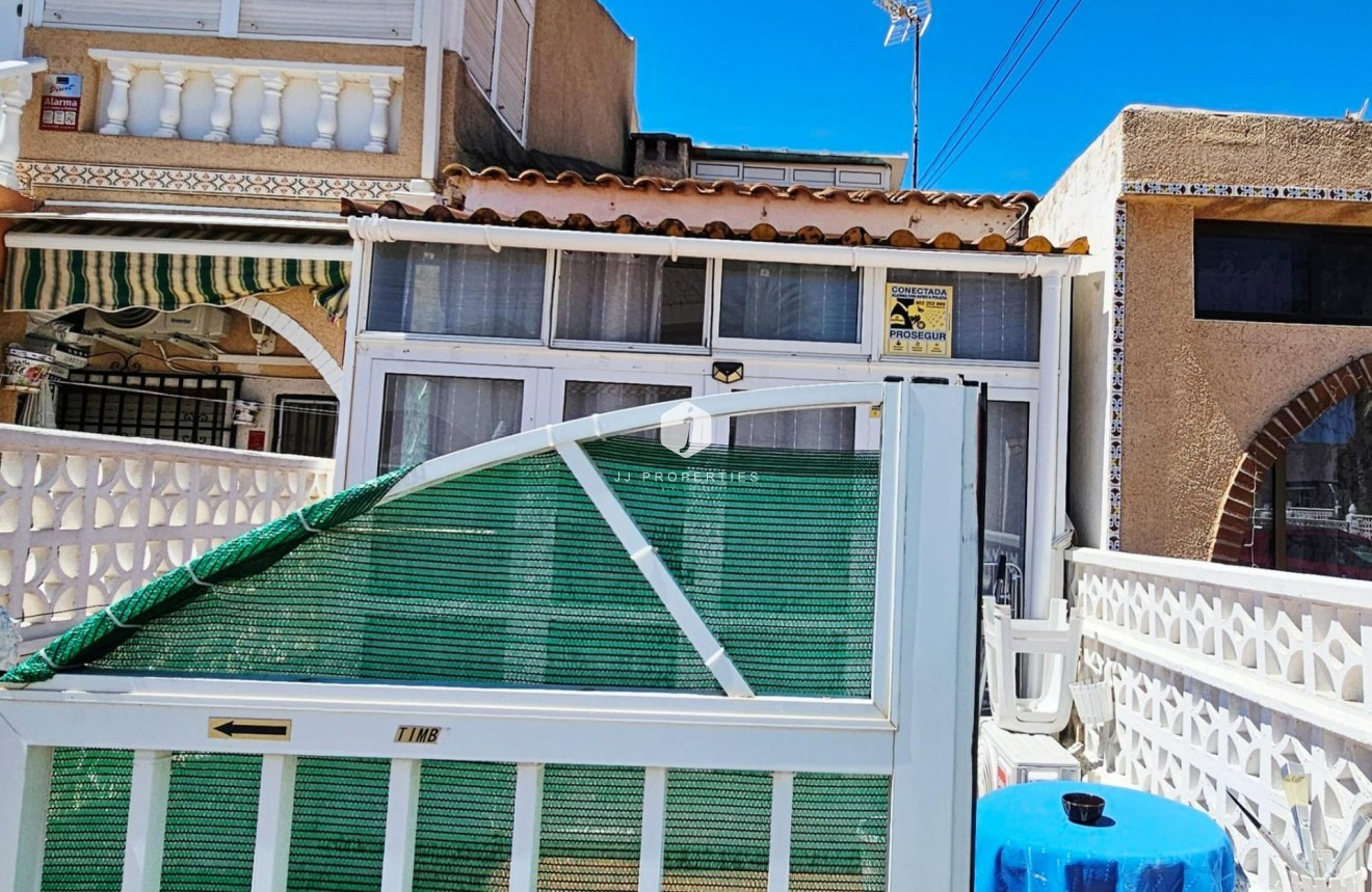 Resale - Bungalow -
Torrevieja - Nueva Torrevieja