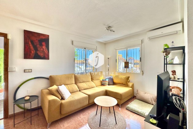 Resale - Chalet -
Orihuela Costa - Los Altos
