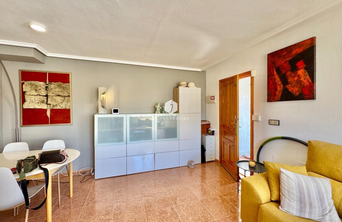 Resale - Chalet -
Orihuela Costa - Los Altos