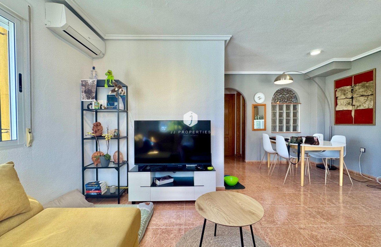 Resale - Chalet -
Orihuela Costa - Los Altos