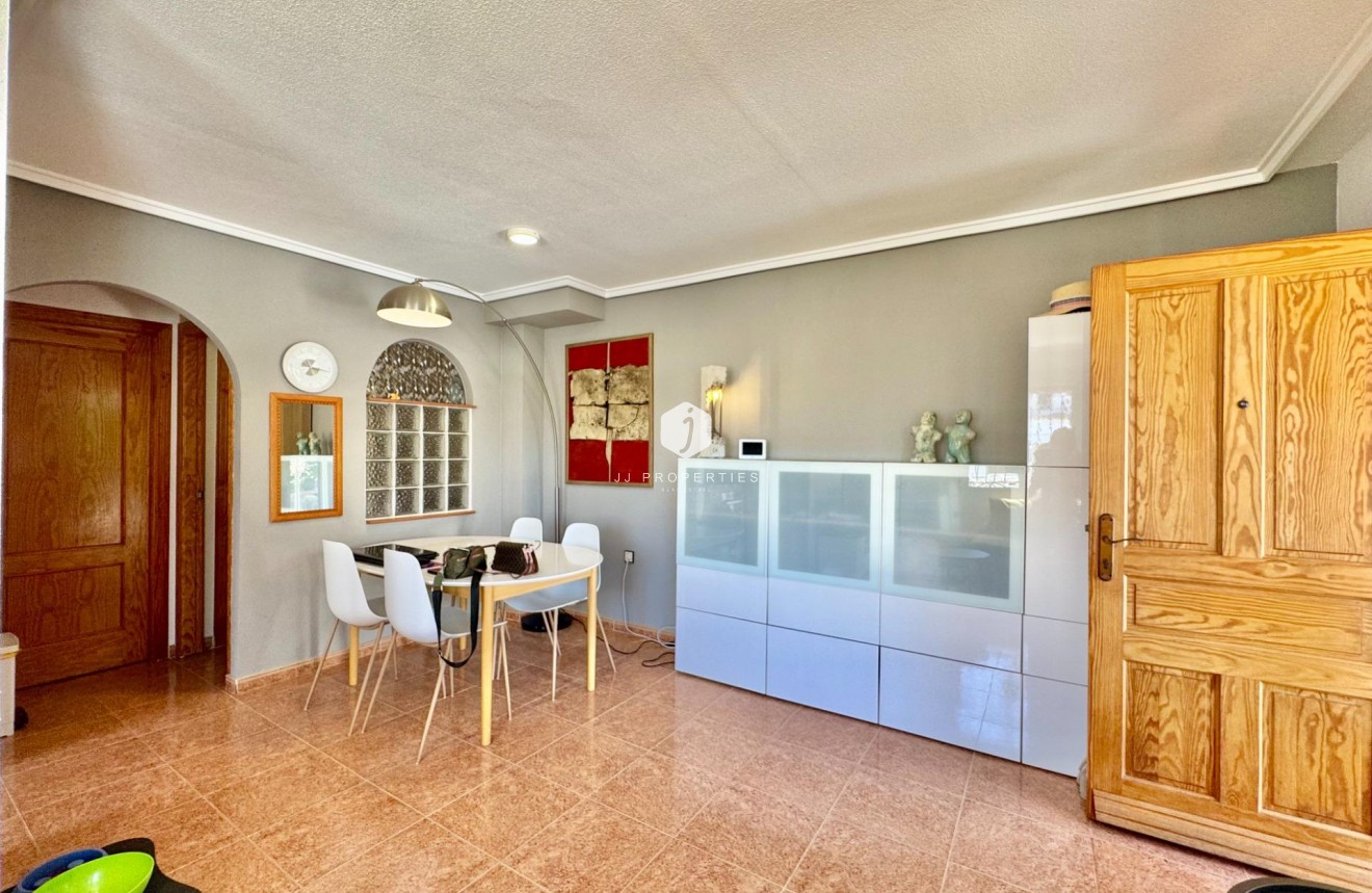 Resale - Chalet -
Orihuela Costa - Los Altos
