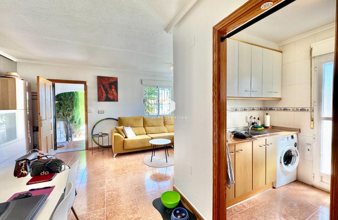 Resale - Chalet -
Orihuela Costa - Los Altos