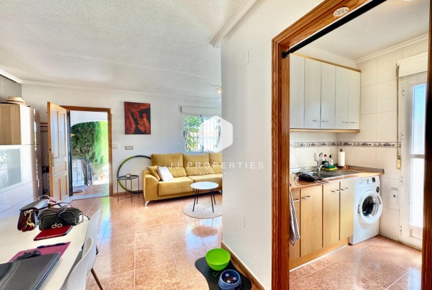 Resale - Chalet -
Orihuela Costa - Los Altos
