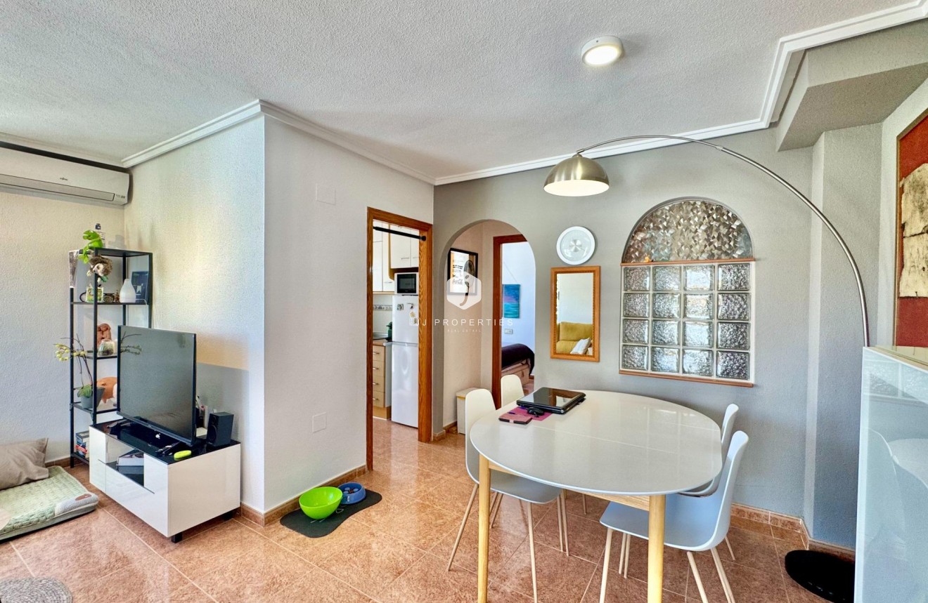 Resale - Chalet -
Orihuela Costa - Los Altos