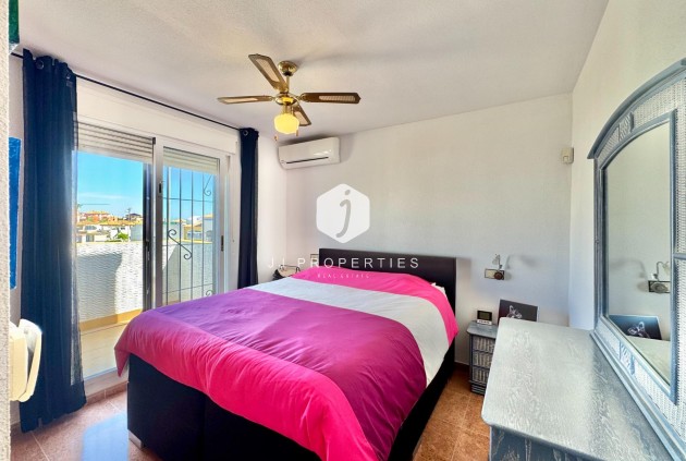 Resale - Chalet -
Orihuela Costa - Los Altos