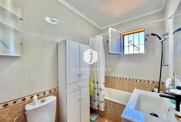 Resale - Chalet -
Orihuela Costa - Los Altos