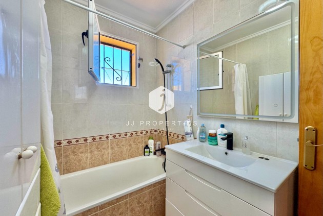 Resale - Chalet -
Orihuela Costa - Los Altos