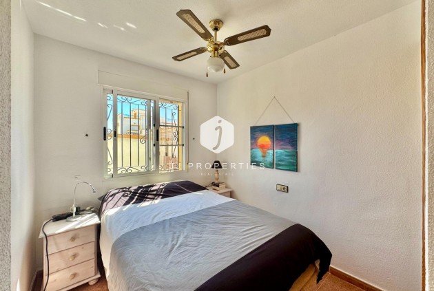Resale - Chalet -
Orihuela Costa - Los Altos