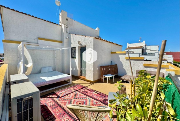 Resale - Chalet -
Orihuela Costa - Los Altos