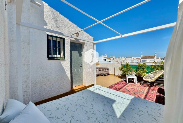 Resale - Chalet -
Orihuela Costa - Los Altos