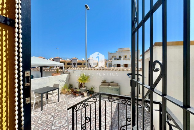 Resale - Chalet -
Orihuela Costa - Los Altos