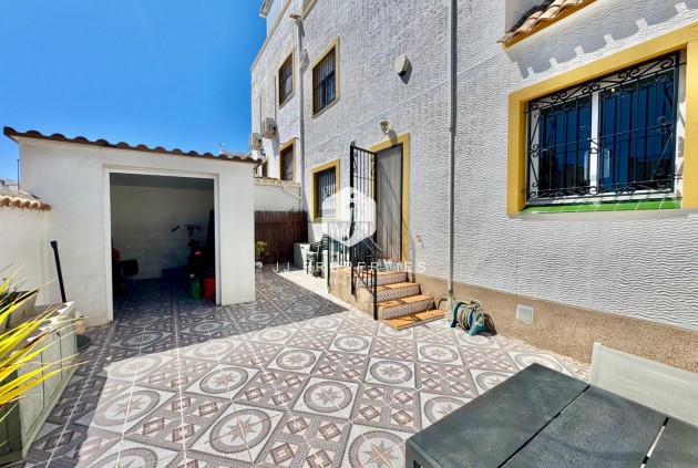 Resale - Chalet -
Orihuela Costa - Los Altos