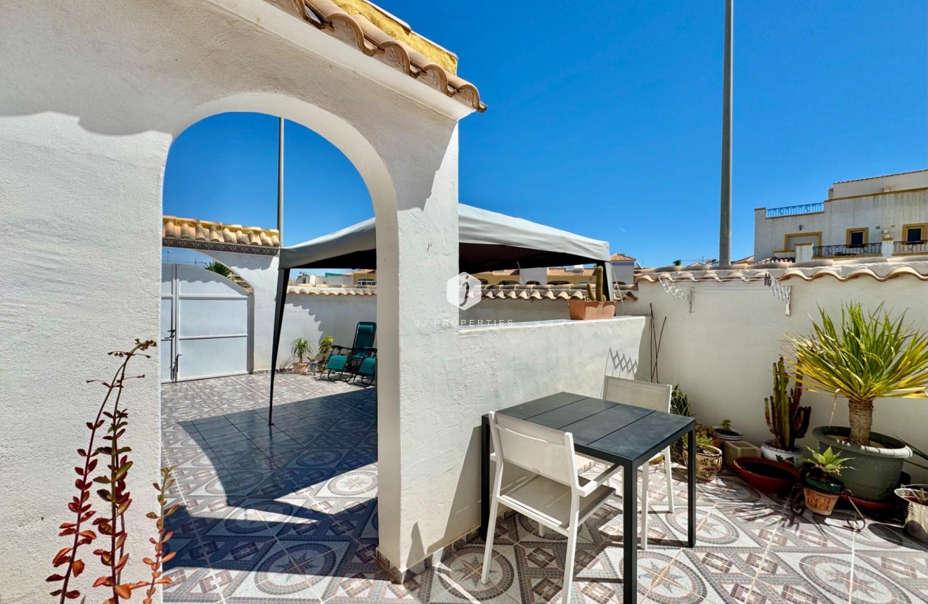 Resale - Chalet -
Orihuela Costa - Los Altos