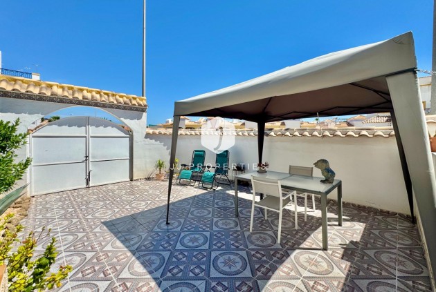 Resale - Chalet -
Orihuela Costa - Los Altos