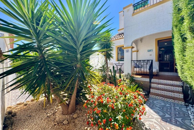 Resale - Chalet -
Orihuela Costa - Los Altos