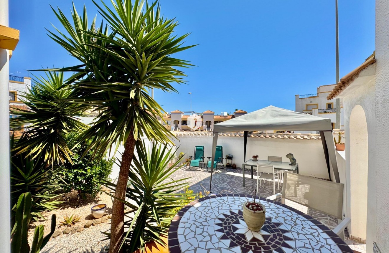 Resale - Chalet -
Orihuela Costa - Los Altos