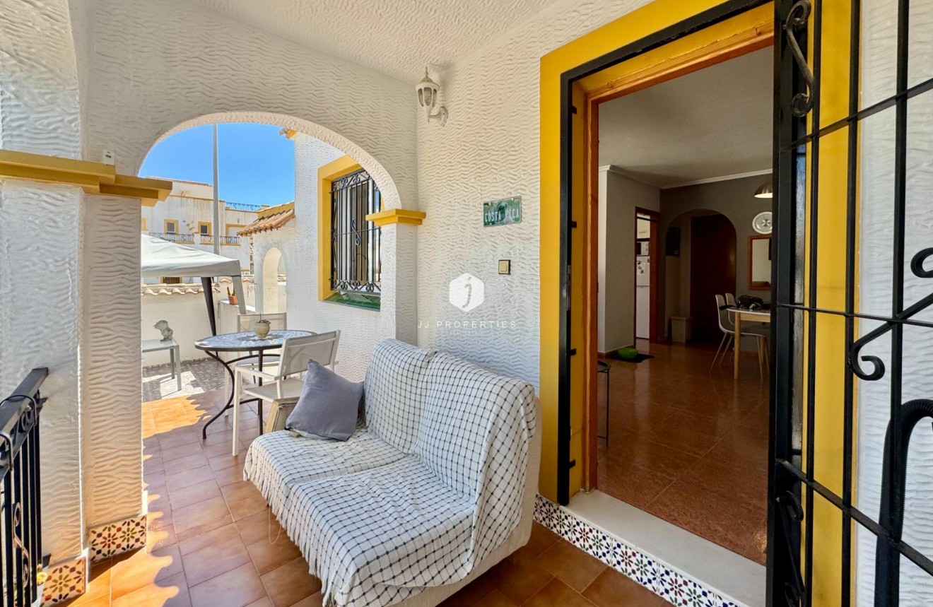 Resale - Chalet -
Orihuela Costa - Los Altos