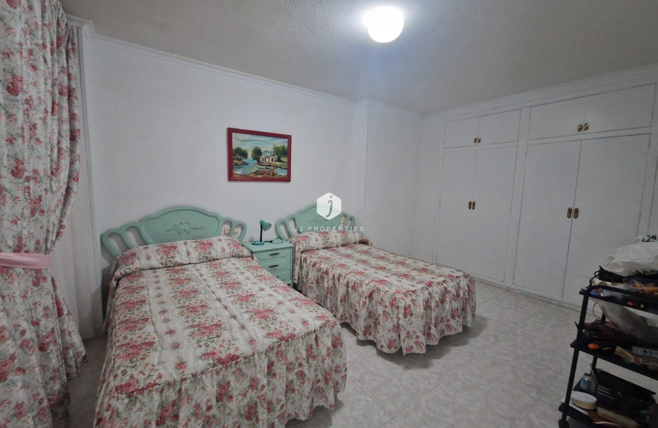 Resale - Apartment / flat -
Torrevieja - Playa de los Locos