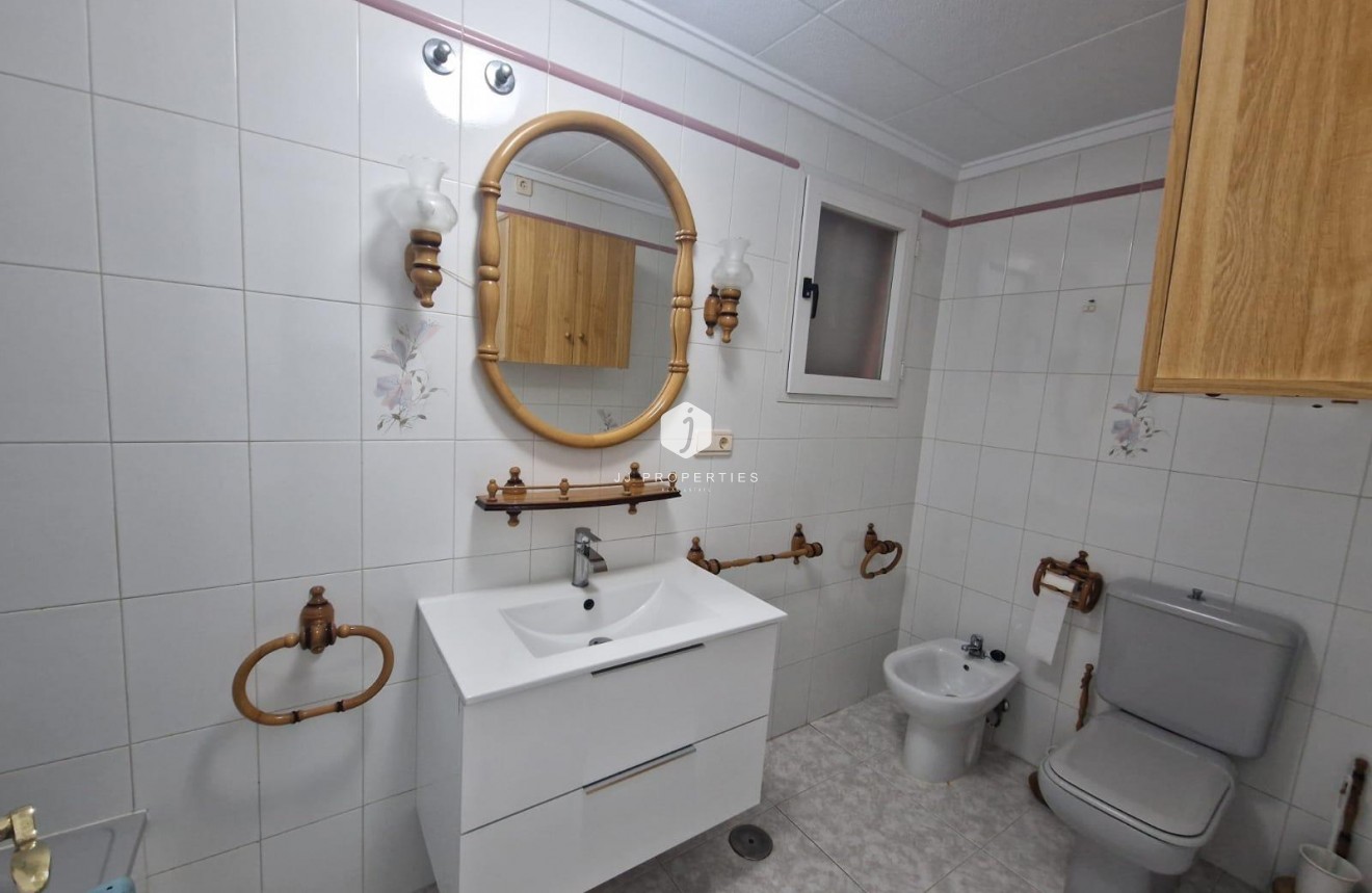 Resale - Apartment / flat -
Torrevieja - Playa de los Locos