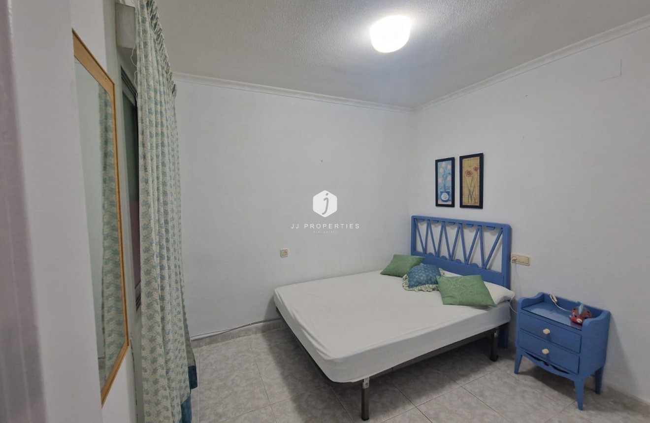 Resale - Apartment / flat -
Torrevieja - Playa de los Locos