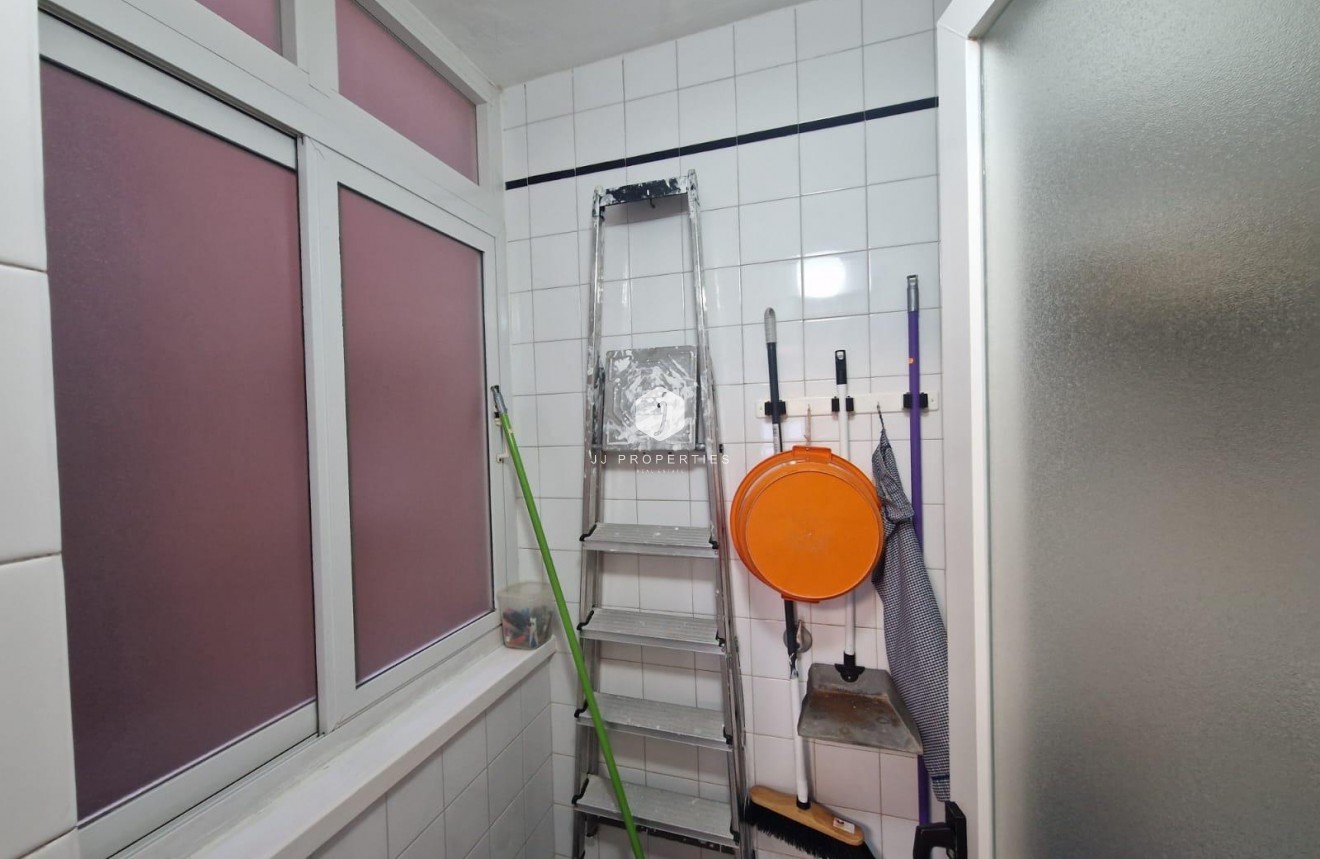 Resale - Apartment / flat -
Torrevieja - Playa de los Locos