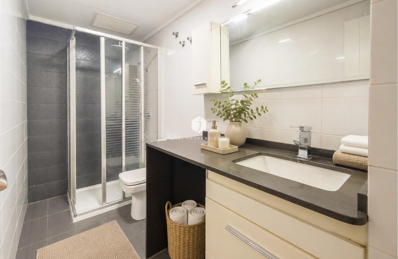 Resale - Apartment / flat -
Torrevieja