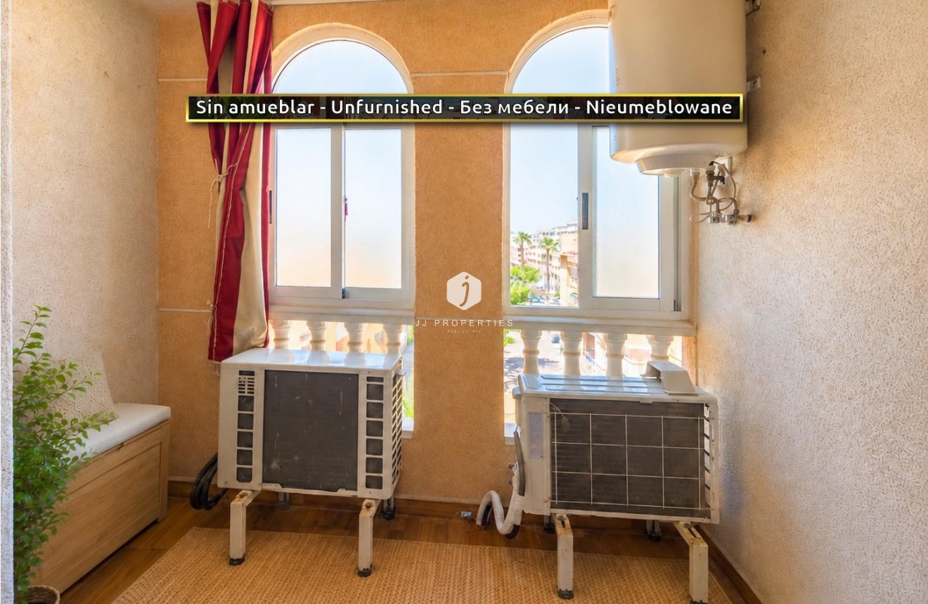 Resale - Apartment / flat -
Torrevieja