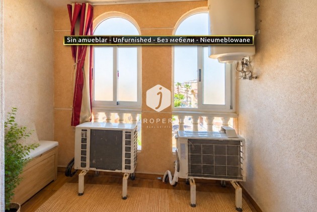 Resale - Apartment / flat -
Torrevieja
