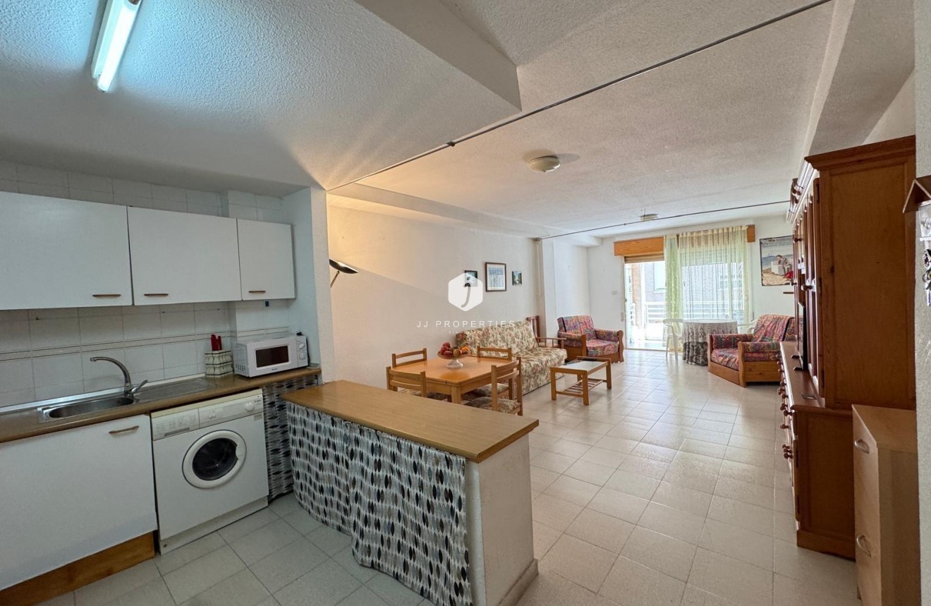 Resale - Apartment / flat -
Torrevieja - Centro