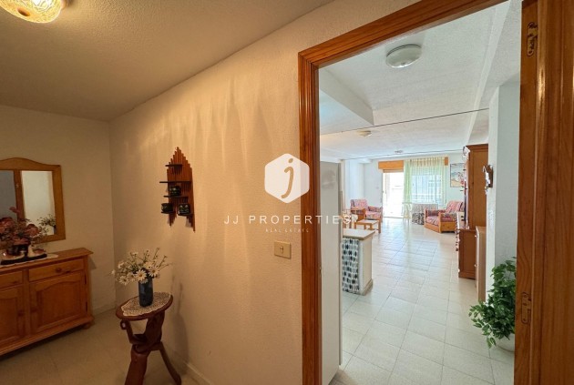 Resale - Apartment / flat -
Torrevieja - Centro