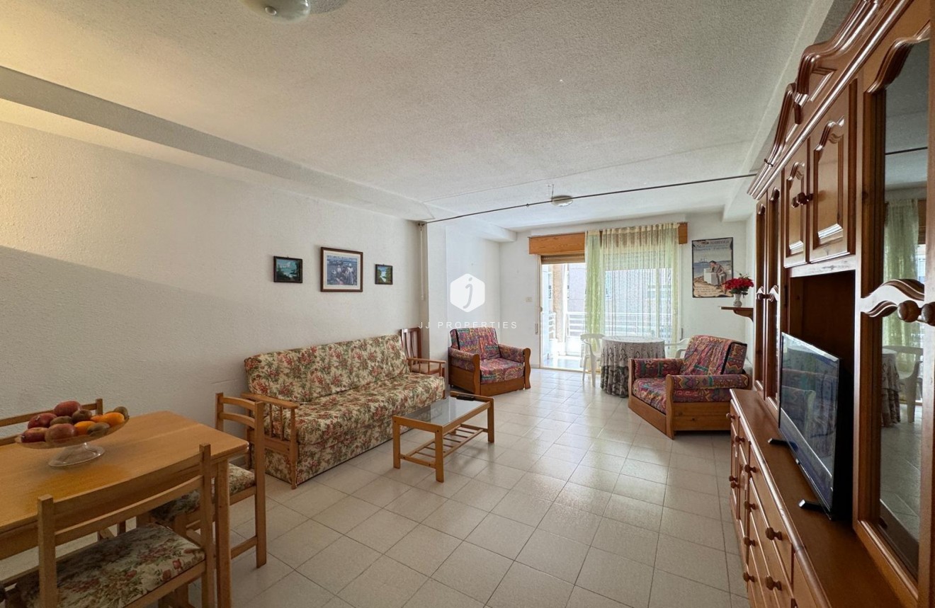 Resale - Apartment / flat -
Torrevieja - Centro