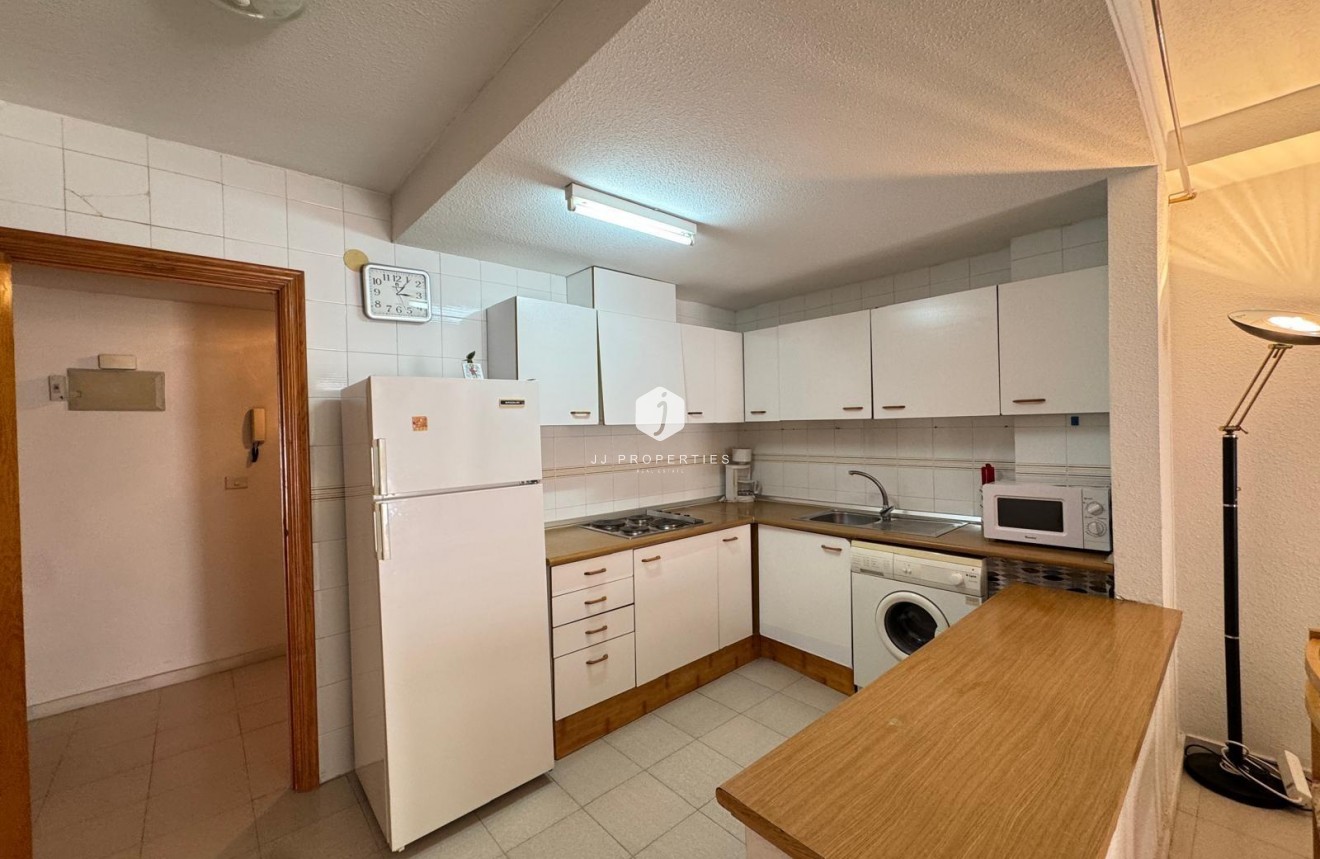 Resale - Apartment / flat -
Torrevieja - Centro