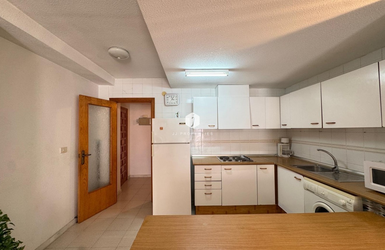 Resale - Apartment / flat -
Torrevieja - Centro