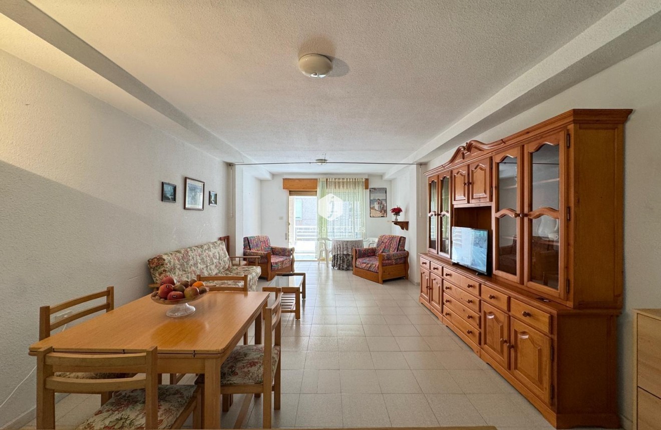 Resale - Apartment / flat -
Torrevieja - Centro