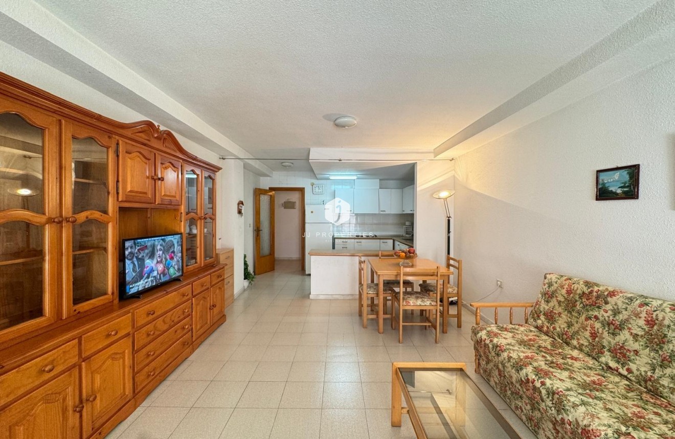 Resale - Apartment / flat -
Torrevieja - Centro