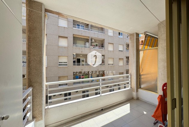 Resale - Apartment / flat -
Torrevieja - Centro