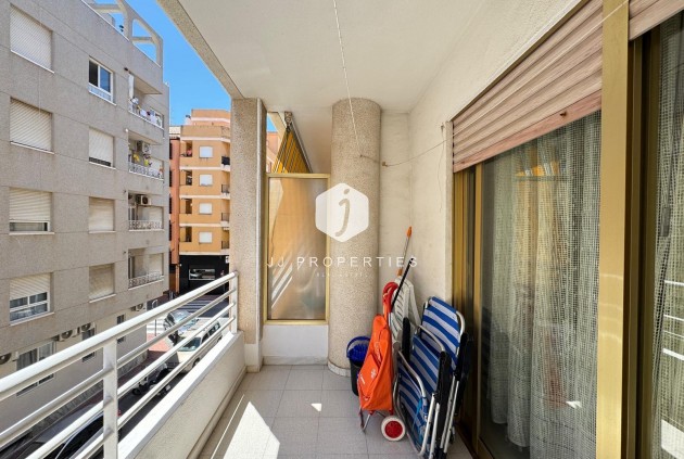 Resale - Apartment / flat -
Torrevieja - Centro