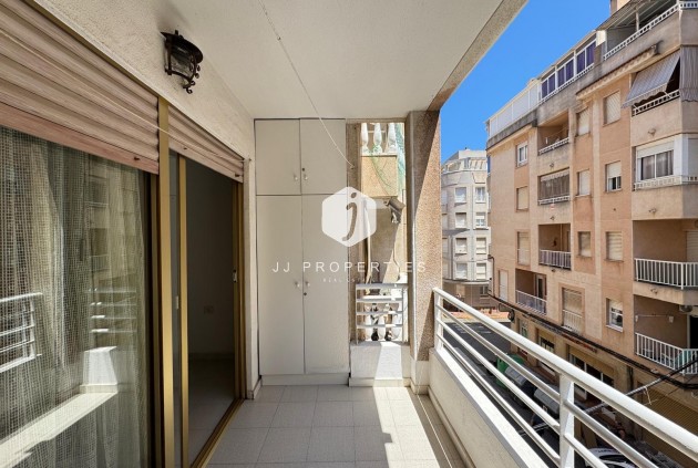 Resale - Apartment / flat -
Torrevieja - Centro