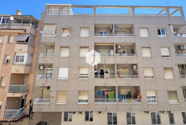 Resale - Apartment / flat -
Torrevieja - Centro