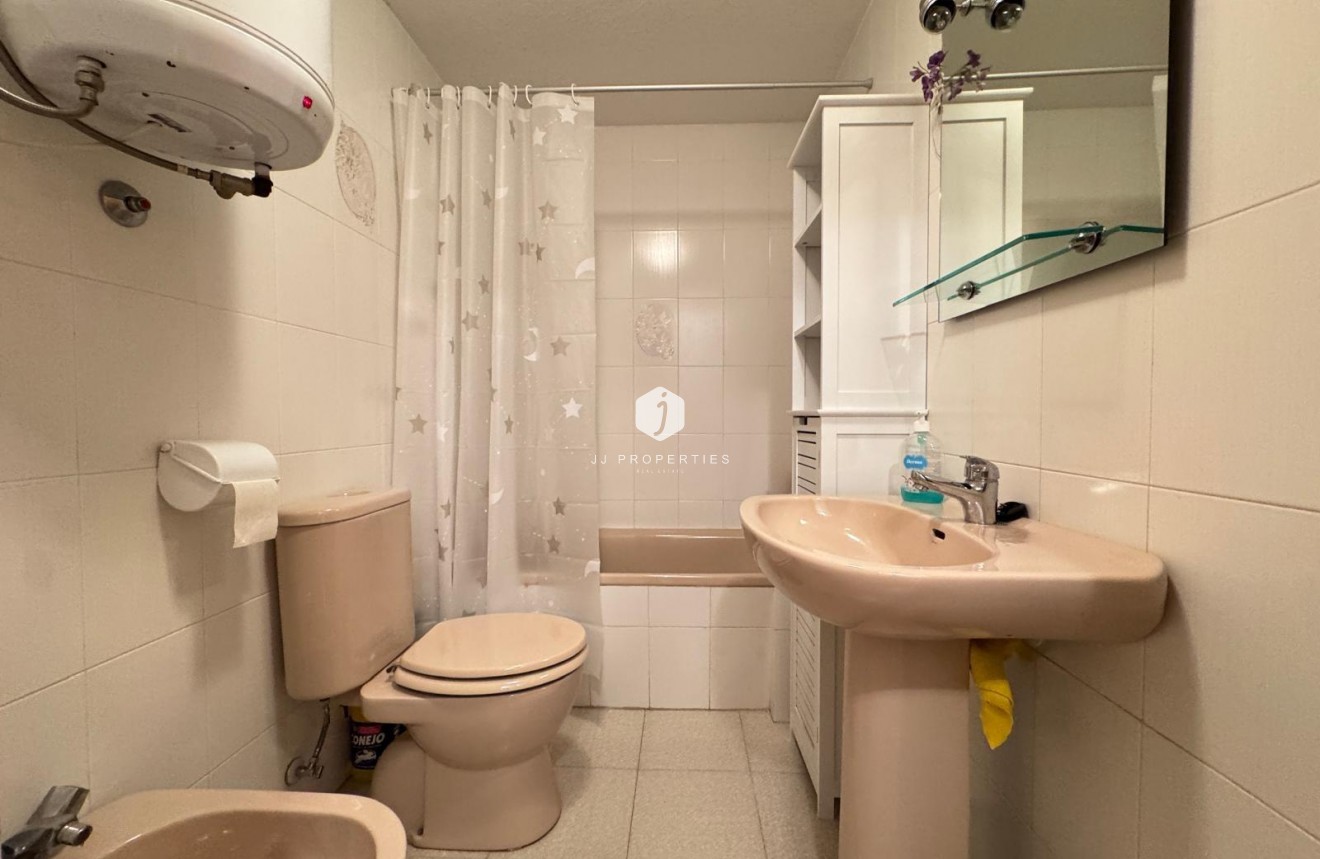 Resale - Apartment / flat -
Torrevieja - Centro