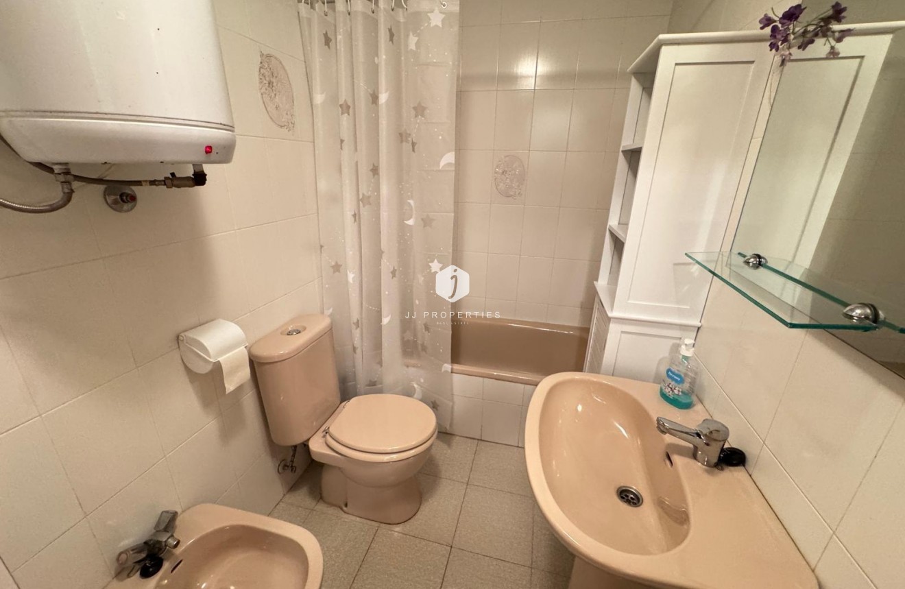 Resale - Apartment / flat -
Torrevieja - Centro
