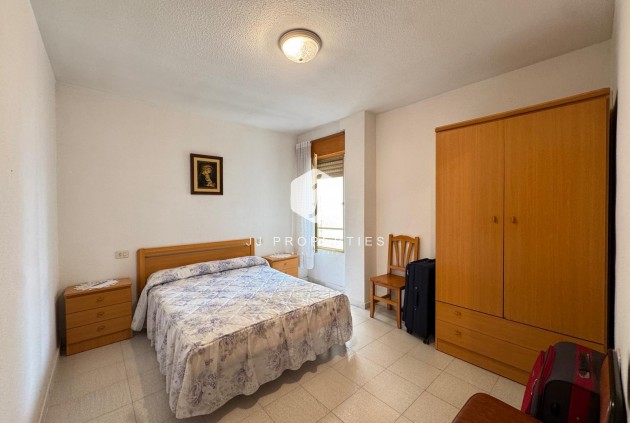 Resale - Apartment / flat -
Torrevieja - Centro
