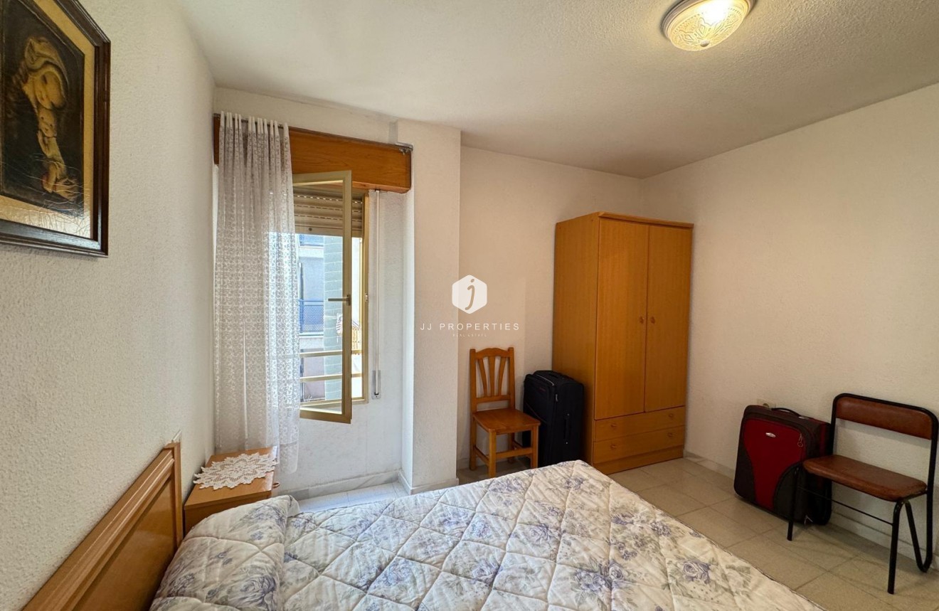 Resale - Apartment / flat -
Torrevieja - Centro