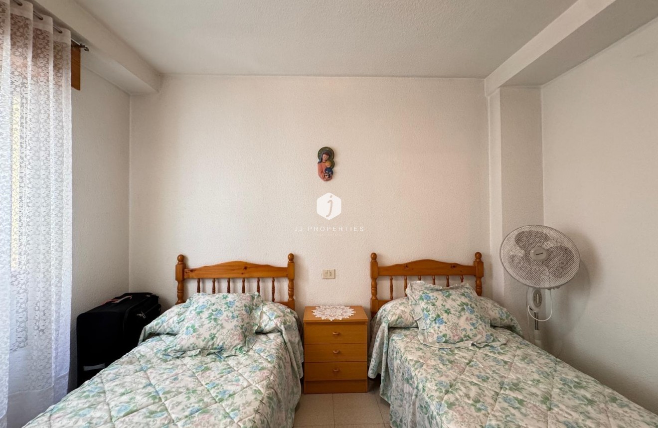 Resale - Apartment / flat -
Torrevieja - Centro