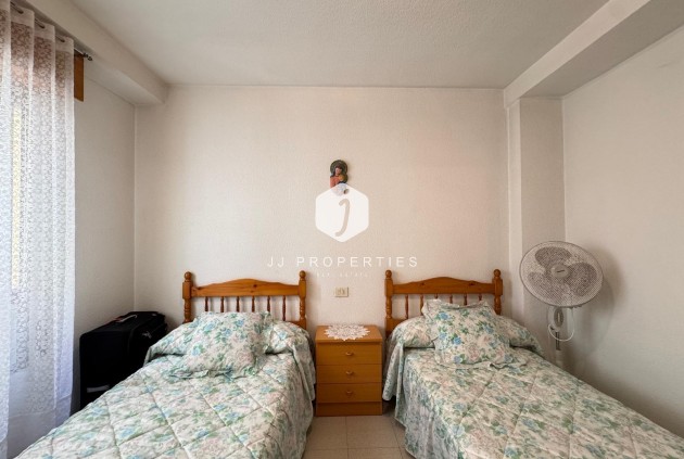 Resale - Apartment / flat -
Torrevieja - Centro