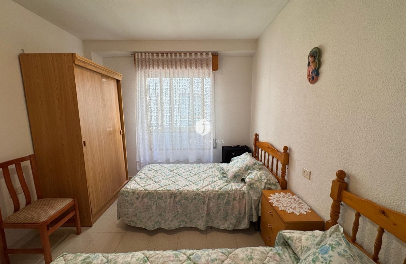 Resale - Apartment / flat -
Torrevieja - Centro