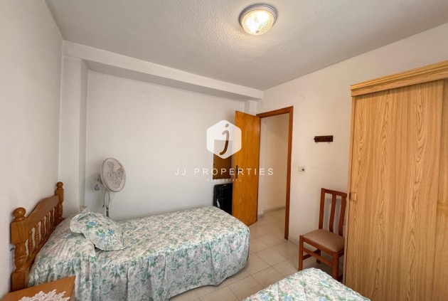 Resale - Apartment / flat -
Torrevieja - Centro