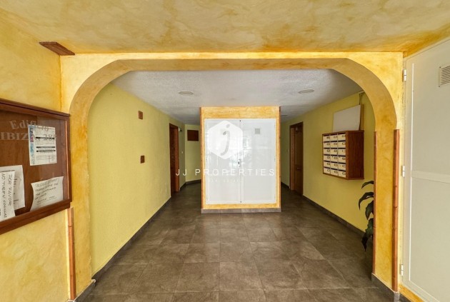 Resale - Apartment / flat -
Torrevieja - Centro