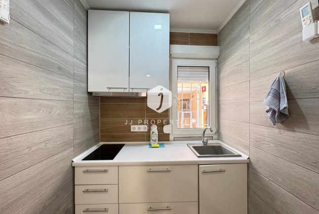 Resale - Apartment / flat -
Torrevieja - Playa del Cura